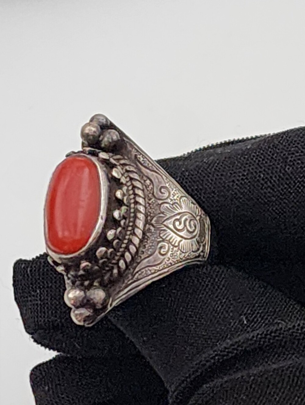 Vintage Sterling Silver 925 Authentic Bezel Coral Stone Tibetan Saddle Ring